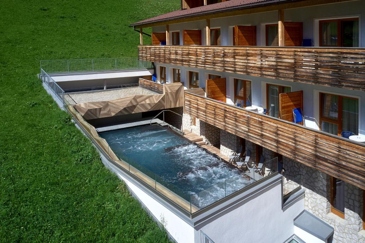 Mountain Hotel Mezdi Calfosch Exterior foto